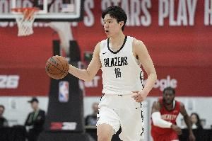 按照NBA的规定 开拓者最多能给青岛男篮87.5万美元买断费