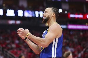 库里目前13罚12中  上赛季常规赛他单场罚球纪录是14次