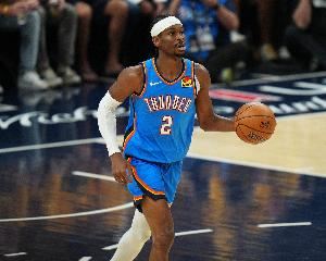 亚历山大：大学时我用表现让教练不愿把我换下 后22场全部首发