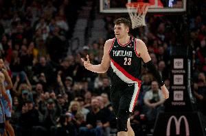 解说：开拓者每场就是首节让杨瀚森感受下 后面就留克林根单中锋