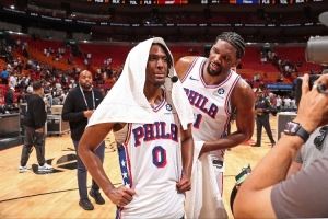 四场比赛三次末节大逆转！76人全胜战绩的背后是令人称赞的坚韧