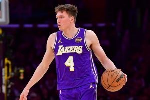 克内克特：暂停时要多沟通&仔细听教练的部署 要建立好冠军习惯图片