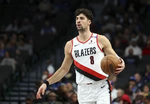 现在会侧重抢板？阿夫迪亚：我只是在努力卡位 争取防下每一回合图片