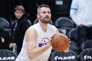 我还在打球!乐福替补17分钟 6中3&三分5中2拿到10分3板1帽